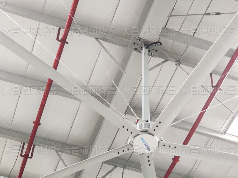  大吊扇引領(lǐng)鋼結(jié)構(gòu)廠(chǎng)房降溫新紀(jì)元：高效、環(huán)保與人文關(guān)懷并重