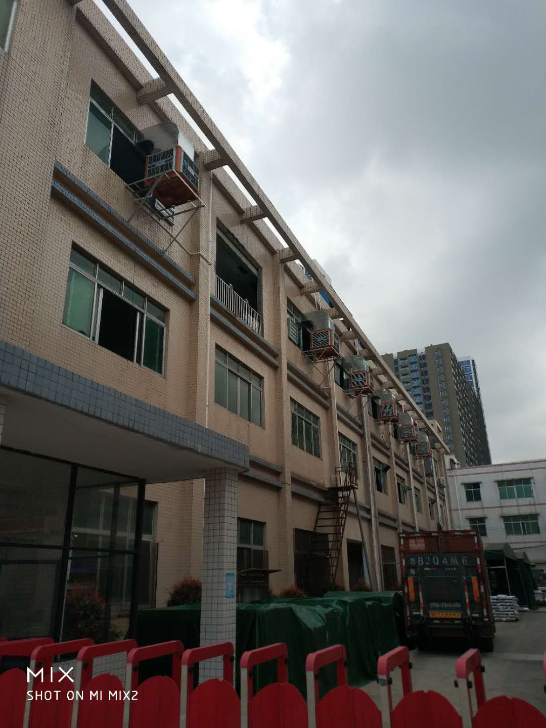 如何給高溫車間通風(fēng)降溫？