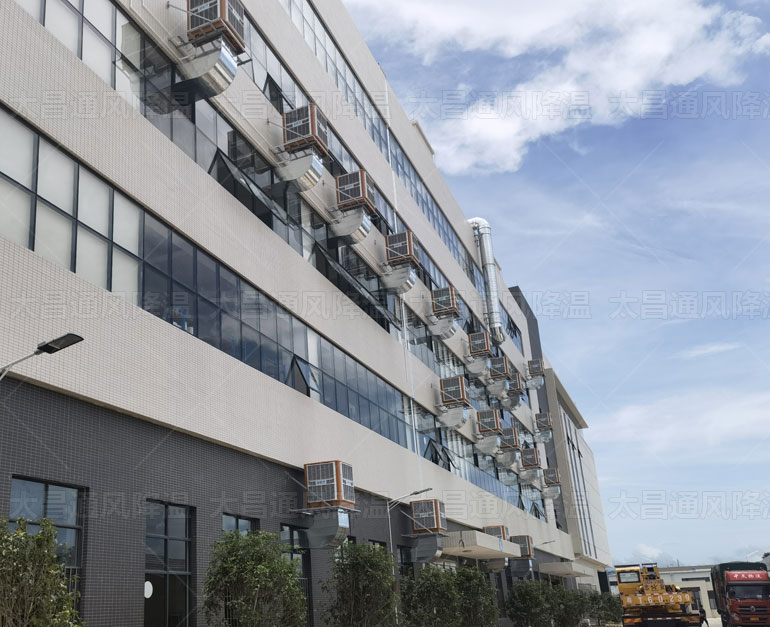 服裝車間降溫設(shè)備那種效果好？